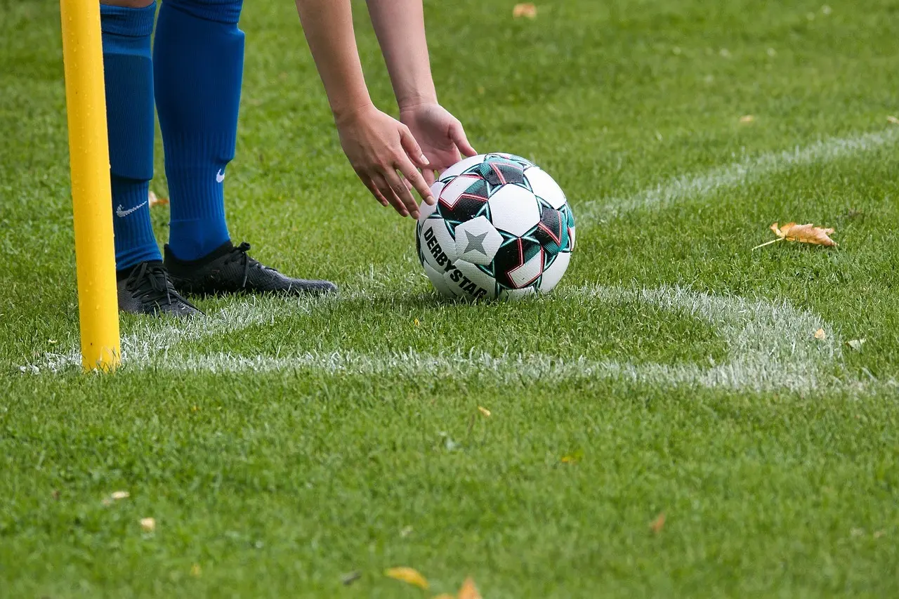 Skærpede dueller, sene afgørelser og store udebanepoint – runde 8 i Challenger Pro League 25/26